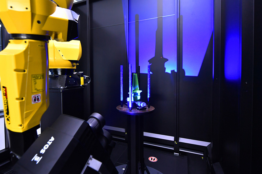 �����׸�ȼ���ǻ�������ظ���͸ƽҶƬ�������ֻ����������ڹ�ͼ