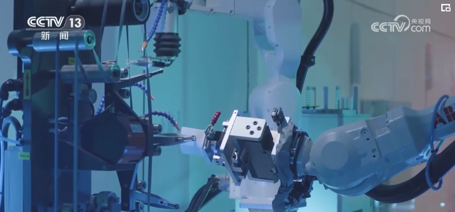 活跃、第一、增添……中国经济“新”的生长 “质”的跃迁有支持 中国·888集团(6008-VIP认证)网站-登录入口